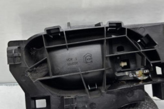 Poignee interieur arriere gauche PEUGEOT 208 1