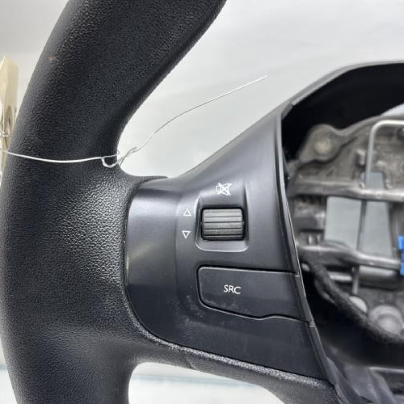 Volant PEUGEOT 208 1 Photo n°4