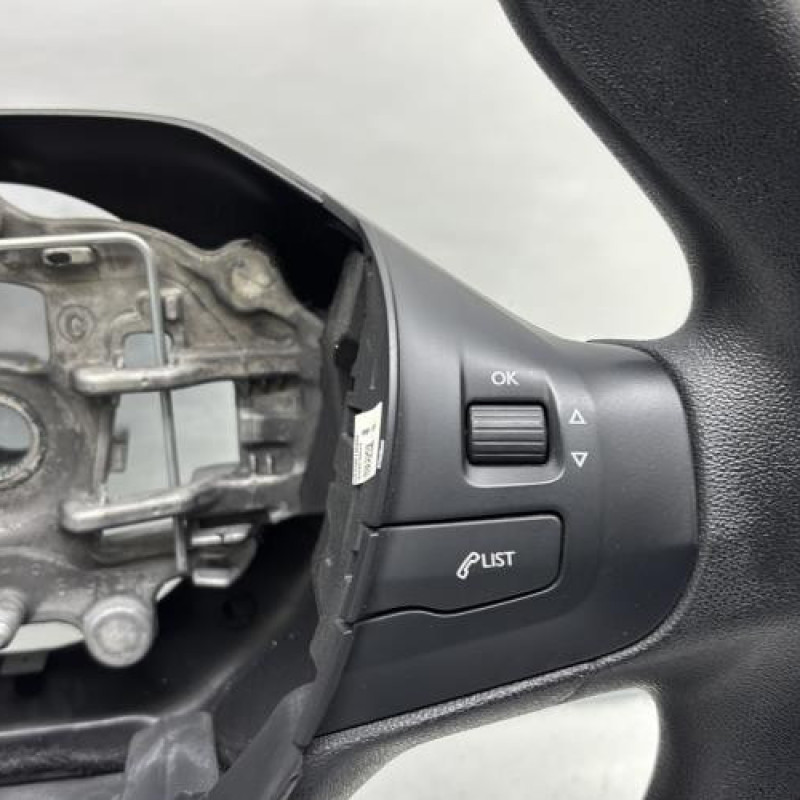 Volant PEUGEOT 208 1 Photo n°5