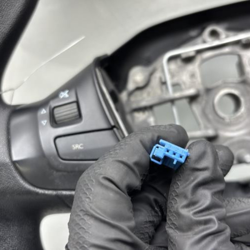 Volant PEUGEOT 208 1 Photo n°6