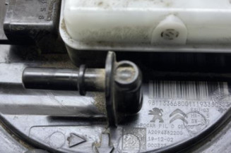 Pompe à carburant PEUGEOT 208 1