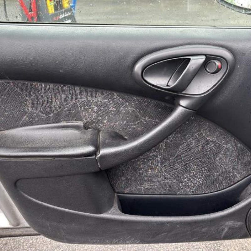 Porte avant droit CITROEN XSARA Photo n°17