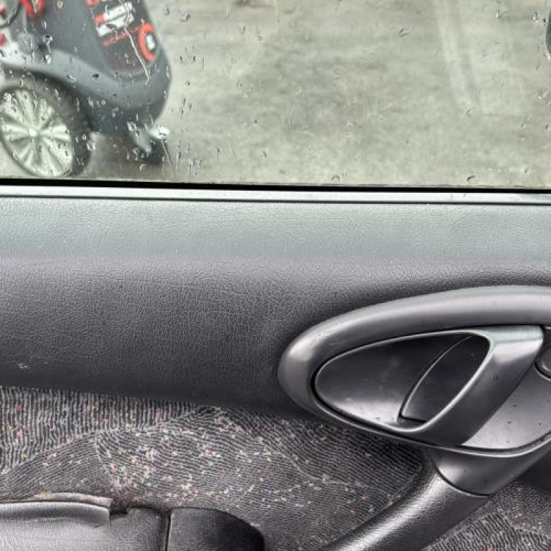 Porte avant droit CITROEN XSARA Photo n°18