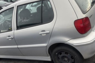 Retroviseur droit VOLKSWAGEN POLO 3