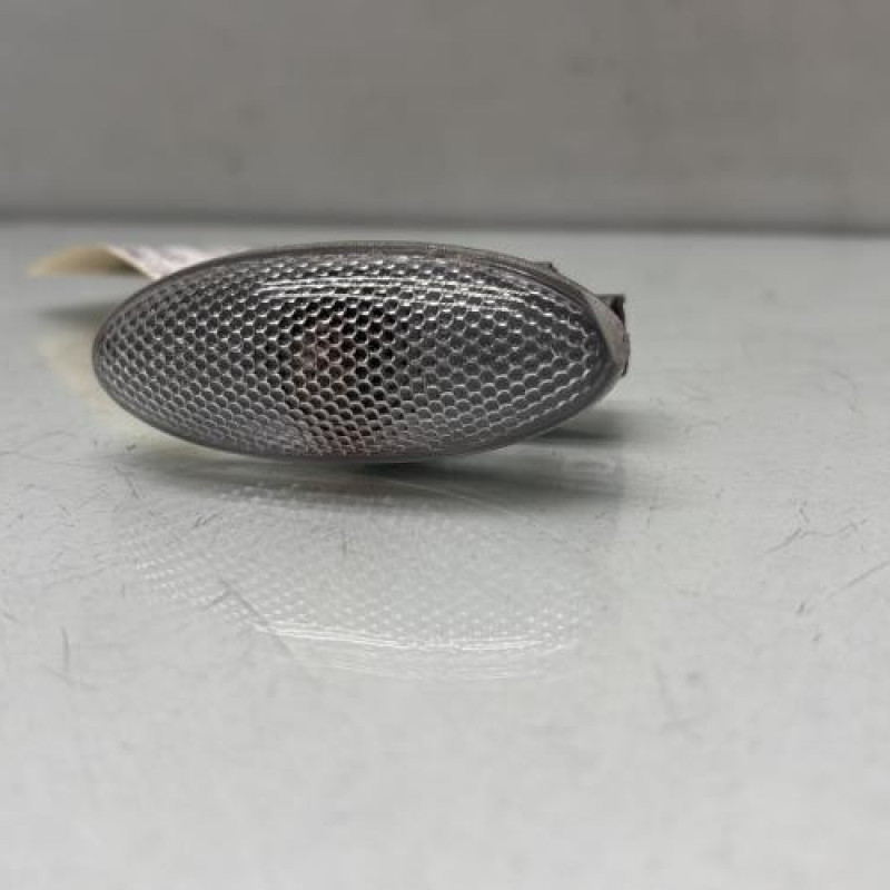 Repetiteur clignotant avant droit  (Feux) TOYOTA YARIS 2 Photo n°1