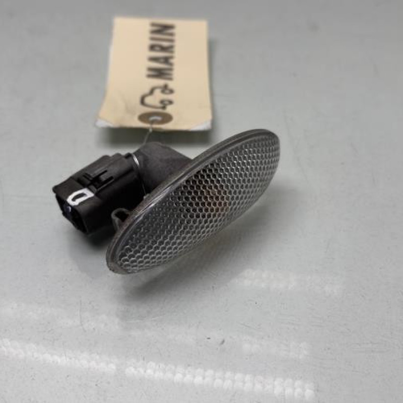 Repetiteur clignotant avant droit  (Feux) TOYOTA YARIS 2 Photo n°3