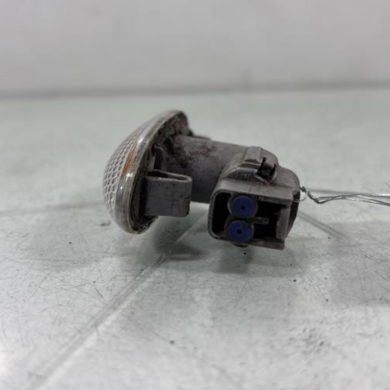 Repetiteur clignotant avant droit  (Feux) TOYOTA AURIS 1 Photo n°3