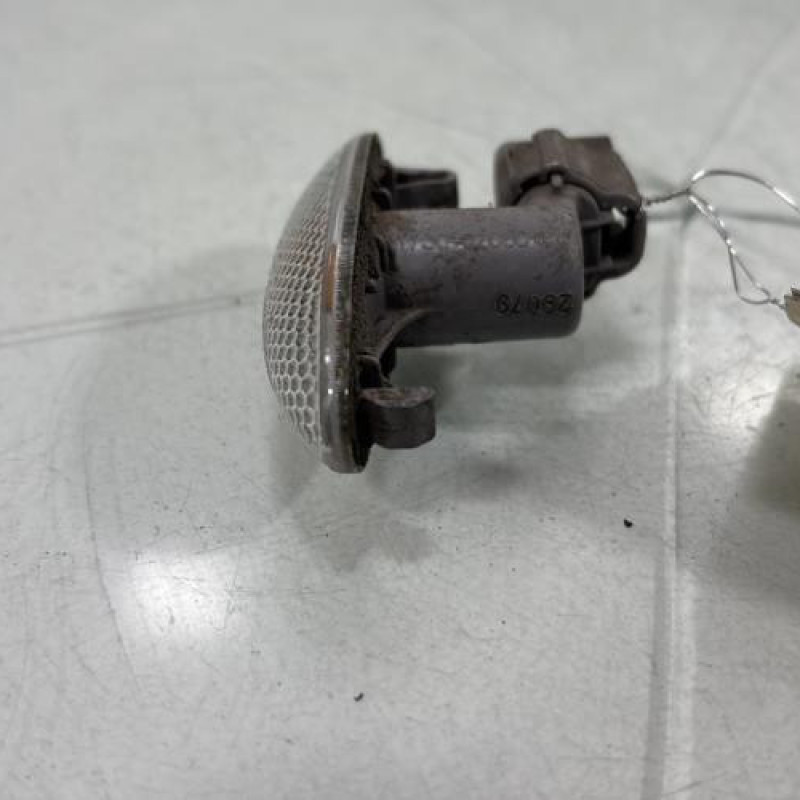 Repetiteur clignotant avant gauche (Feux) TOYOTA AURIS 1 Photo n°2