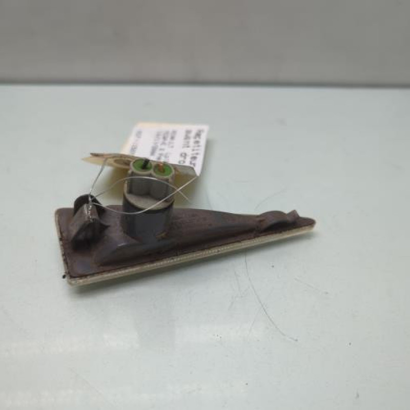 Repetiteur clignotant avant droit  (Feux) RENAULT MEGANE 2 Photo n°3
