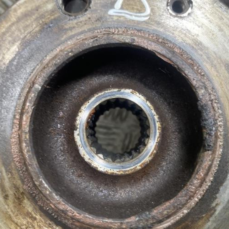 Pivot de moyeu avant droit PEUGEOT 2008 1 Photo n°2