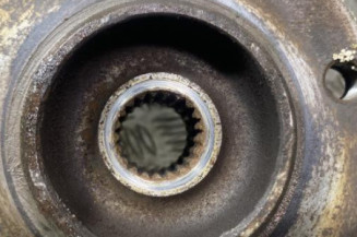 Pivot de moyeu avant gauche PEUGEOT 2008 1