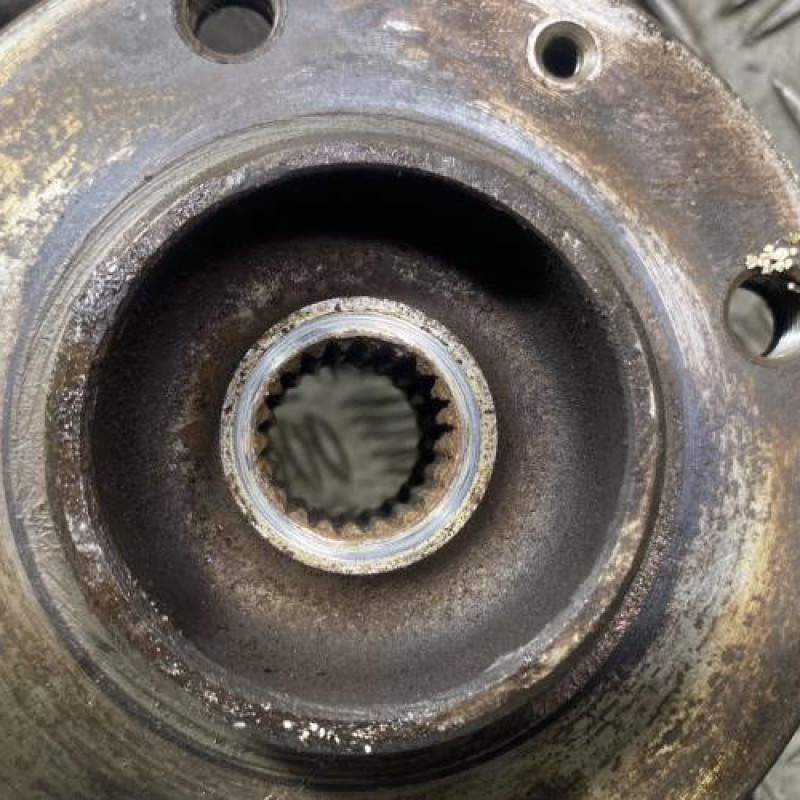 Pivot de moyeu avant gauche PEUGEOT 2008 1 Photo n°2