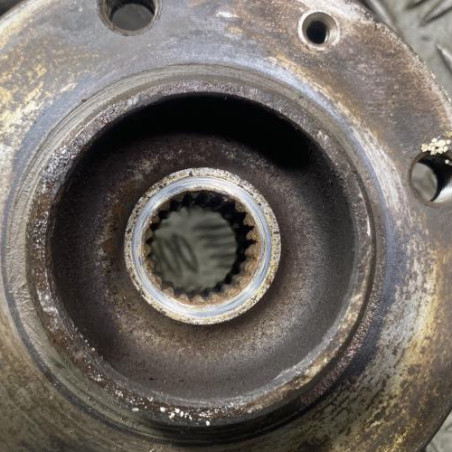 Pivot de moyeu avant gauche PEUGEOT 2008 1