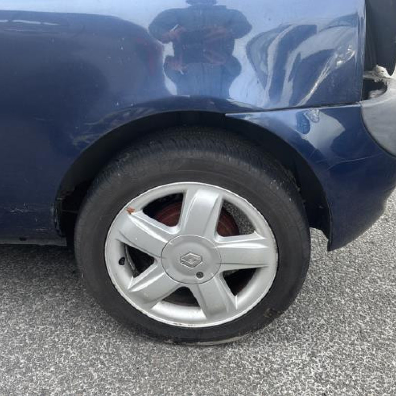 Feu arriere stop central RENAULT CLIO 2 Photo n°14