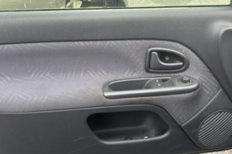 Feu arriere stop central RENAULT CLIO 2