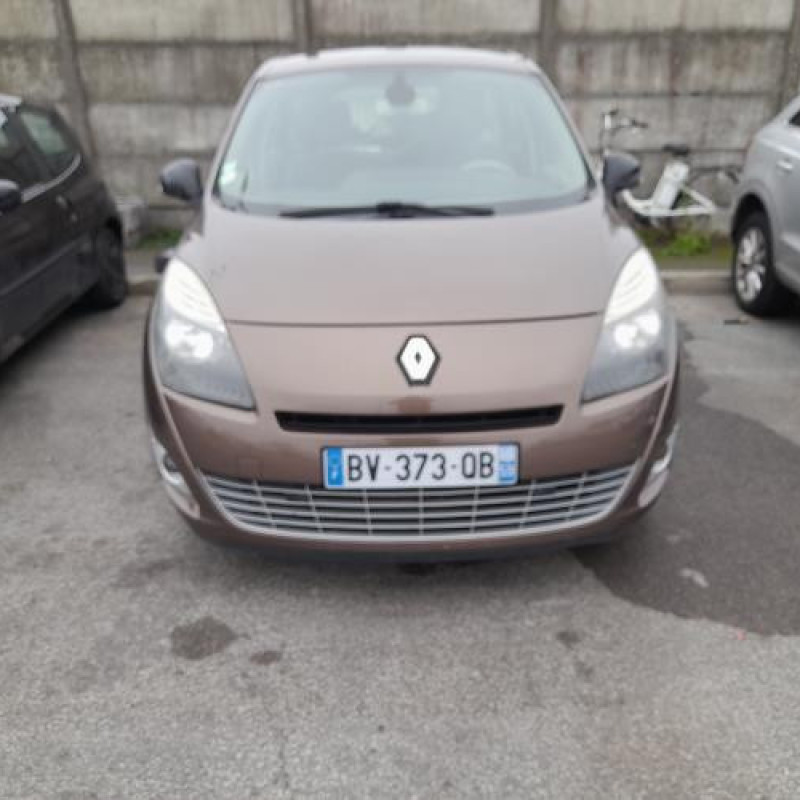 Verin de coffre RENAULT GRAND SCENIC 3 Photo n°12