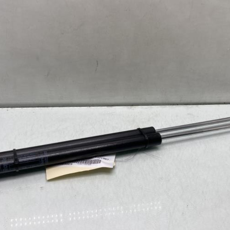 Verin de coffre PEUGEOT 205 Photo n°1