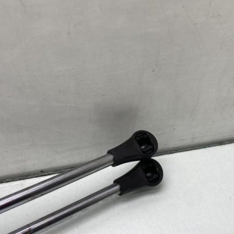 Verin de coffre PEUGEOT 205 Photo n°3