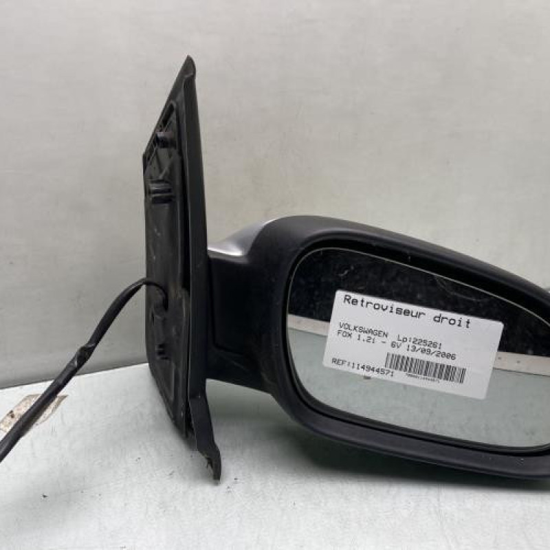 Retroviseur droit VOLKSWAGEN FOX Photo n°1