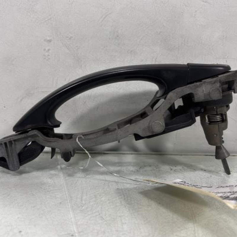 Poignee porte avant gauche VOLKSWAGEN GOLF PLUS Photo n°2