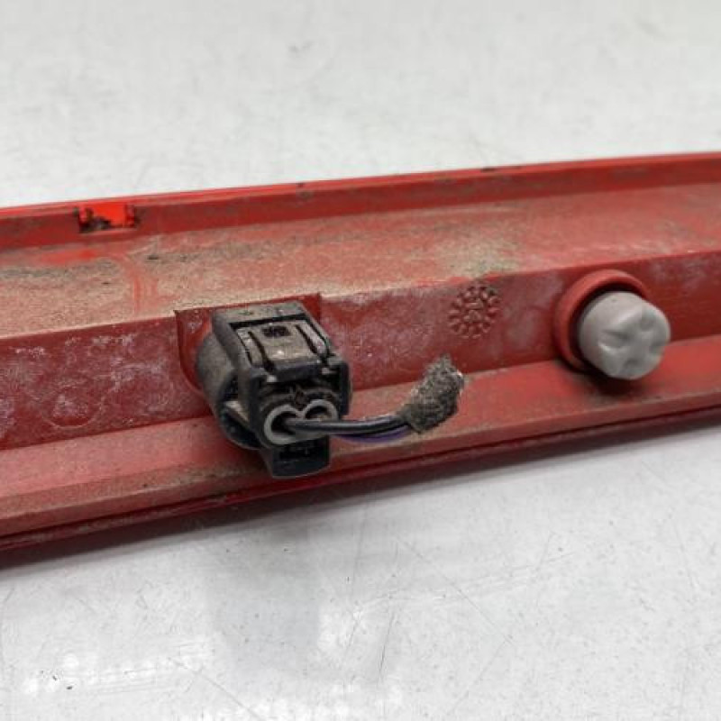 Feu arriere stop central FORD FIESTA 6 Photo n°3