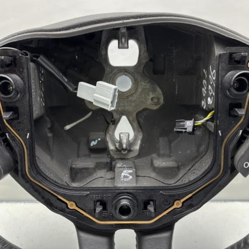 Volant RENAULT CLIO 3 Photo n°4