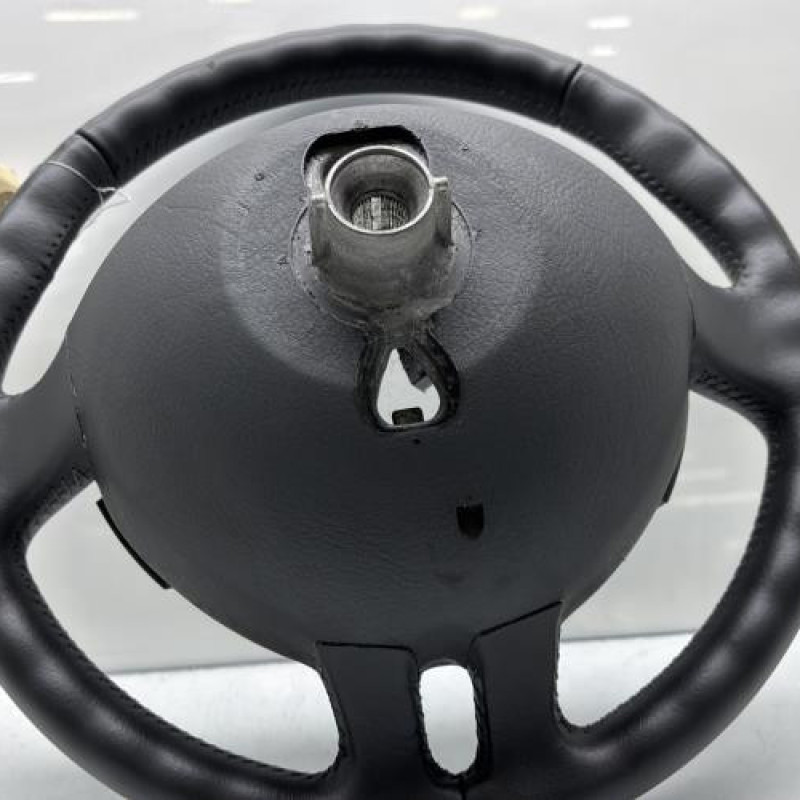 Volant RENAULT CLIO 3 Photo n°8