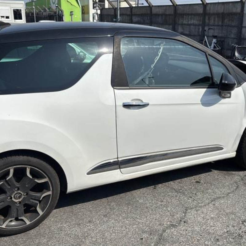 Poignee porte avant droit CITROEN DS3 Photo n°11
