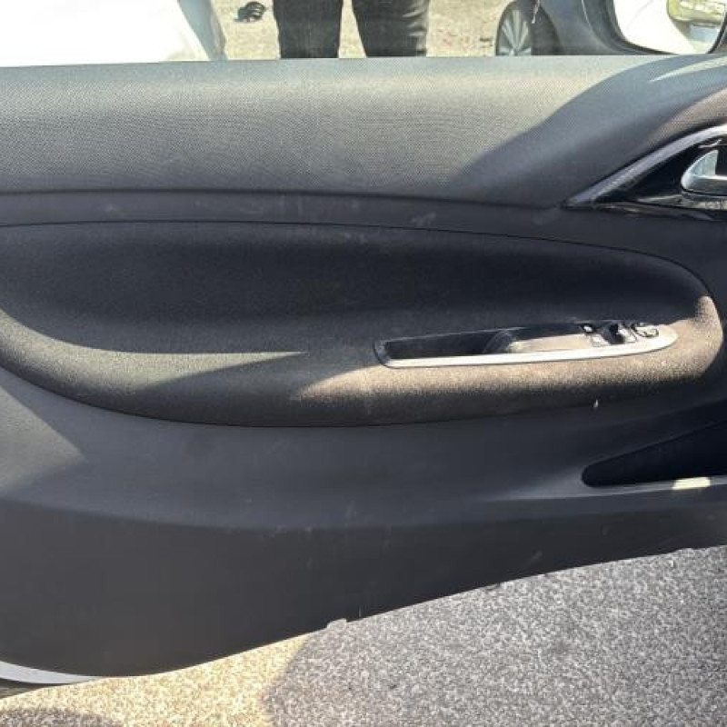 Poignee porte avant droit CITROEN DS3 Photo n°13