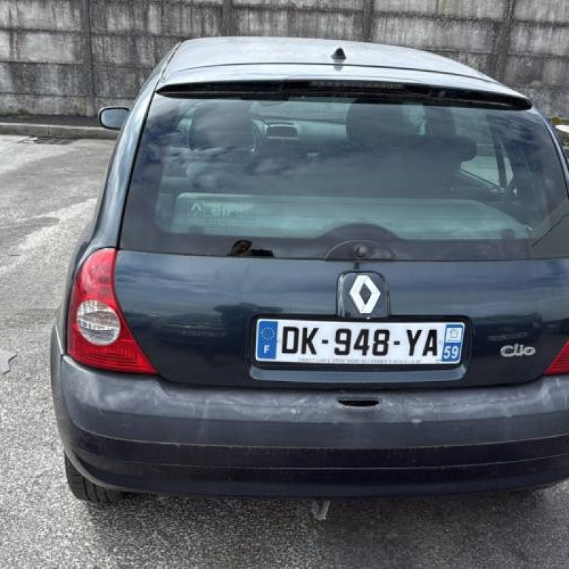 Feu arriere stop central RENAULT CLIO 2 Photo n°9