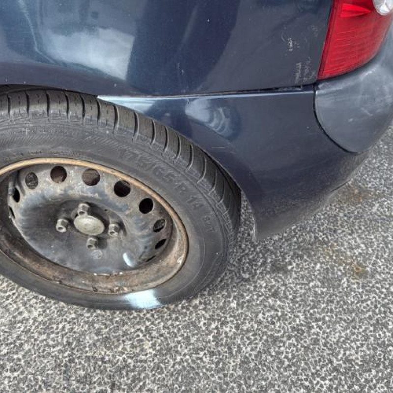 Feu arriere stop central RENAULT CLIO 2 Photo n°16