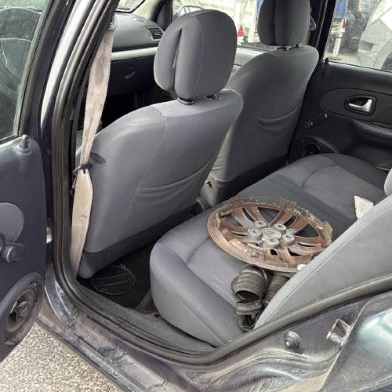 Feu arriere stop central RENAULT CLIO 2 Photo n°18