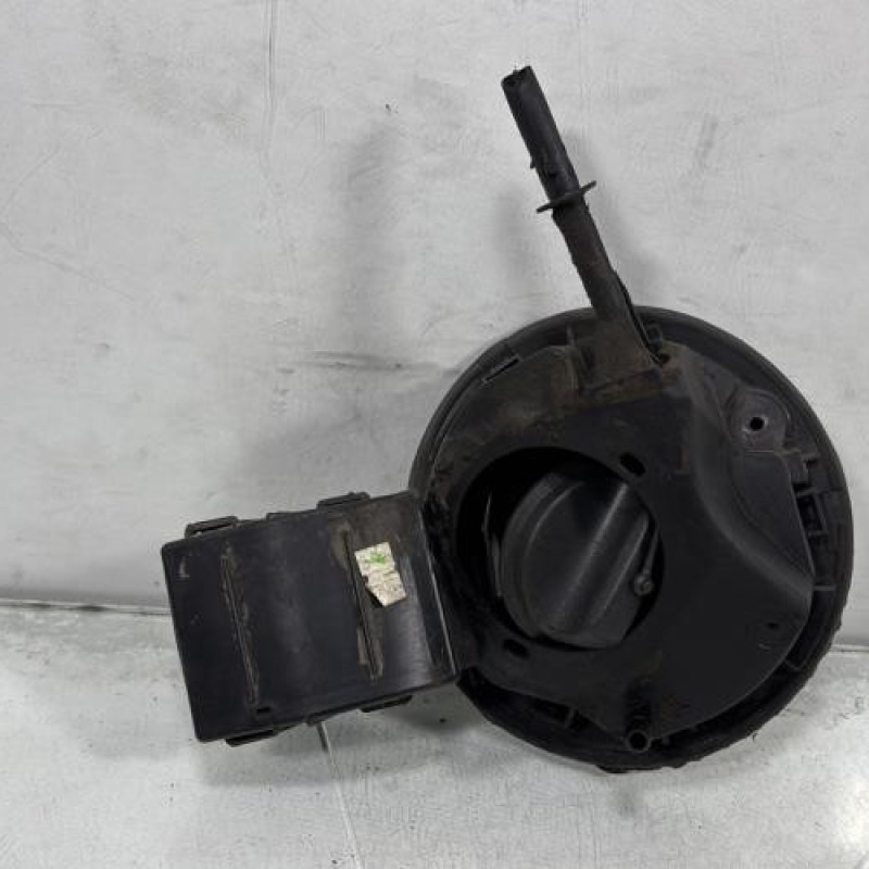 Trappe d'essence RENAULT CLIO 4 Photo n°2