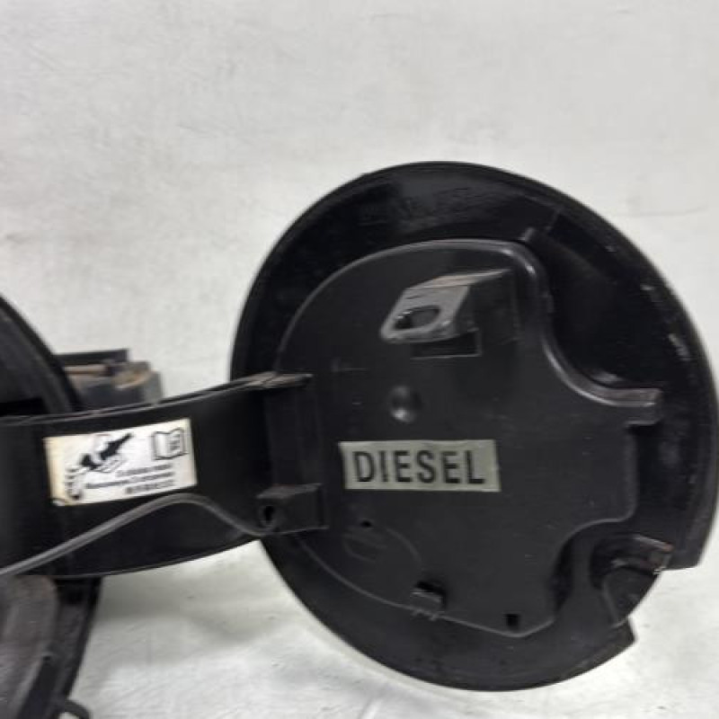 Trappe d'essence RENAULT CLIO 4 Photo n°3