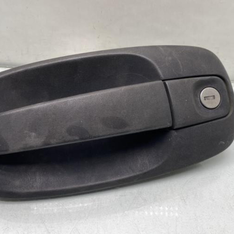 Poignee porte avant gauche RENAULT TRAFIC 2 Photo n°1