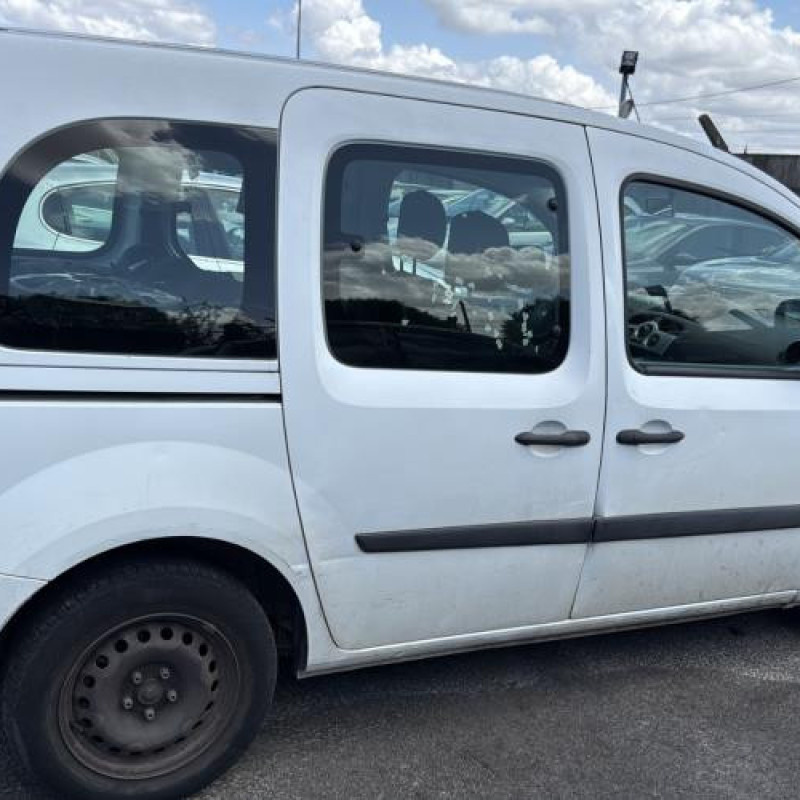 Feu arriere stop central RENAULT KANGOO 2 Photo n°11