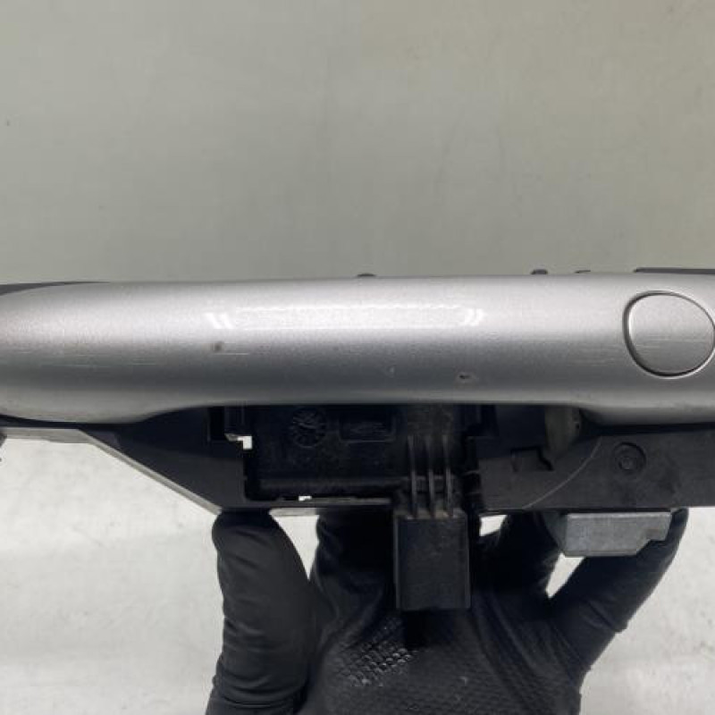 Poignee porte avant gauche RENAULT LAGUNA 3 Photo n°1