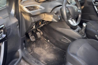 Pretensionneur de ceinture avant droit PEUGEOT 208 1