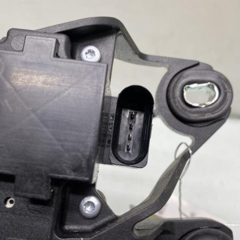 Moteur essuie glace arriere VOLKSWAGEN GOLF 5 Photo n°3