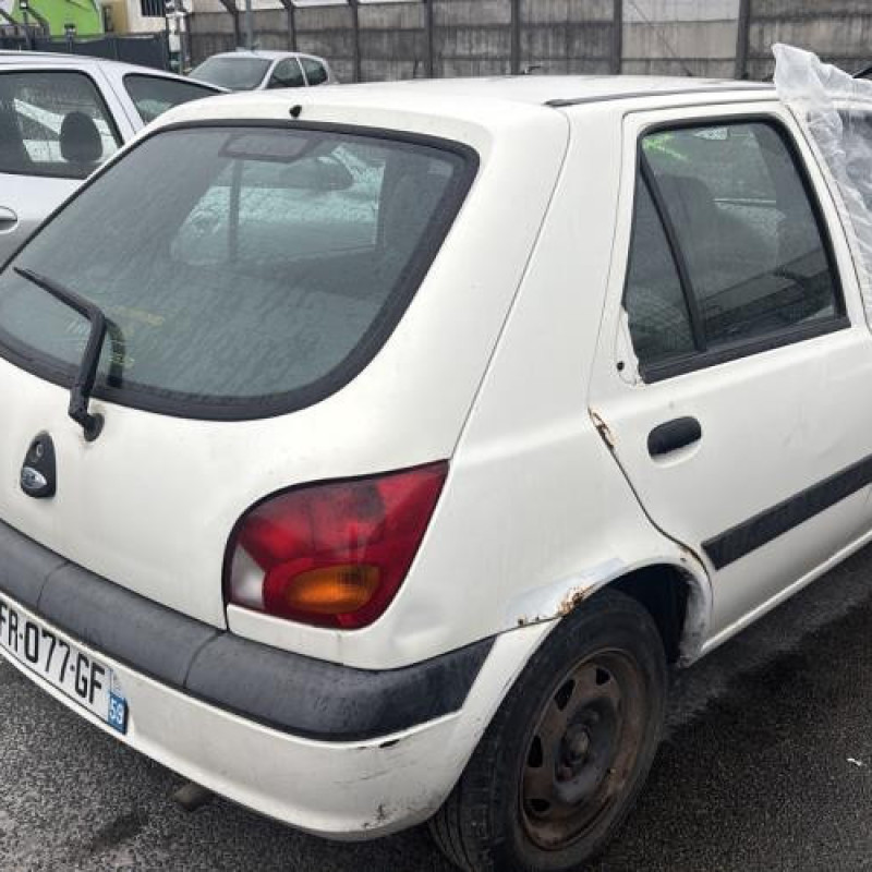 Plage arriere FORD FIESTA 4 Photo n°7