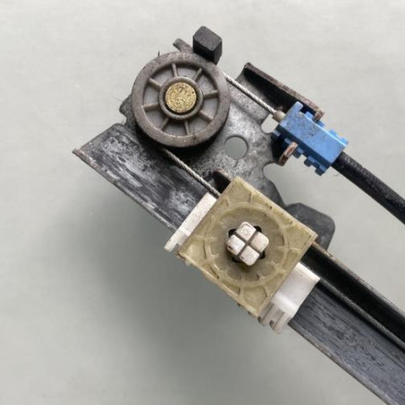 Leve vitre mecanique avant gauche CITROEN SAXO