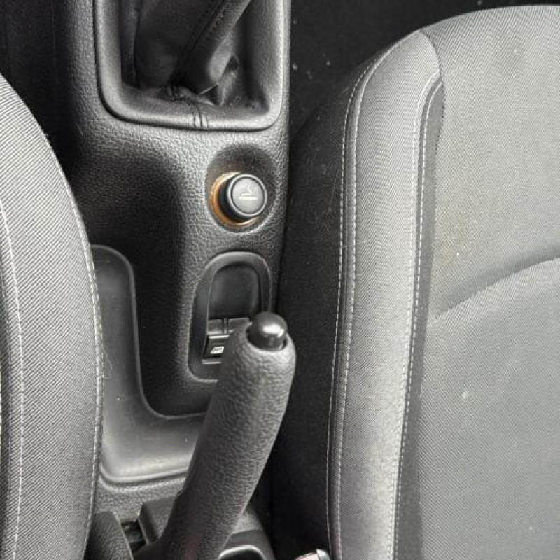 Moteur essuie glace arriere PEUGEOT 206 Photo n°19