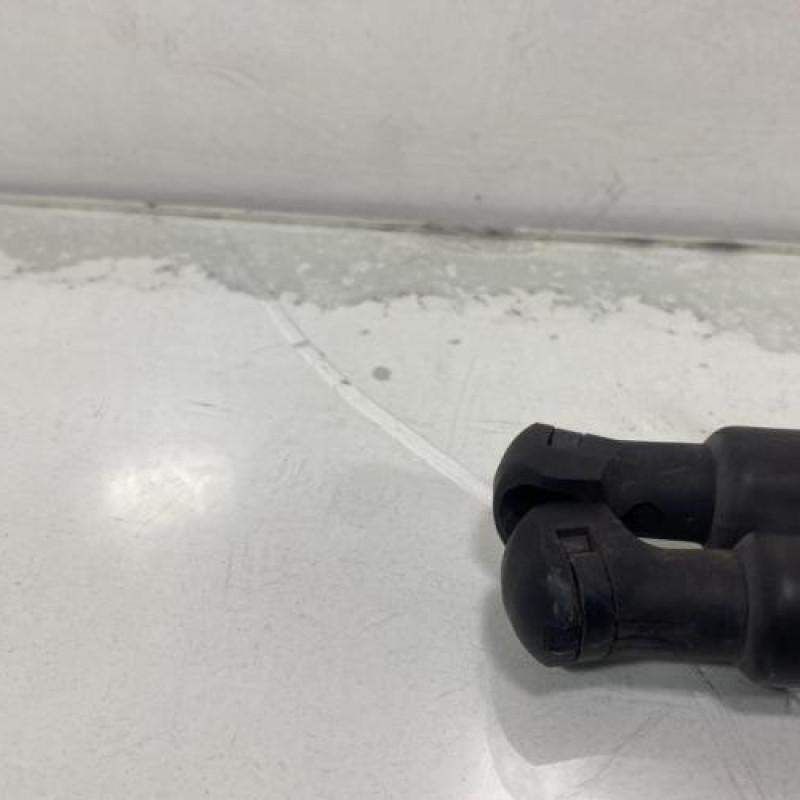 Verin de coffre PEUGEOT 207 Photo n°4