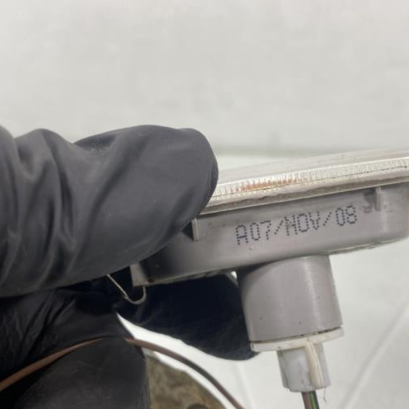 Repetiteur clignotant avant droit  (Feux) SEAT IBIZA 3 Photo n°2