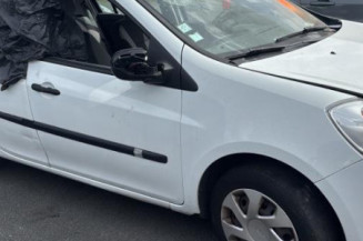 Poignee porte avant droit RENAULT CLIO 3