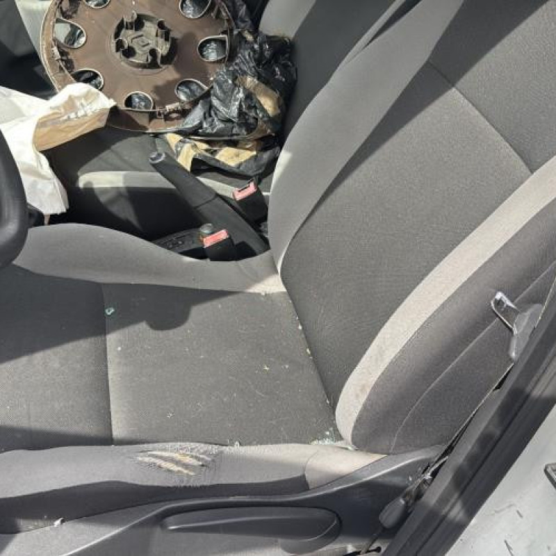 Poignee porte avant droit RENAULT CLIO 3 Photo n°14