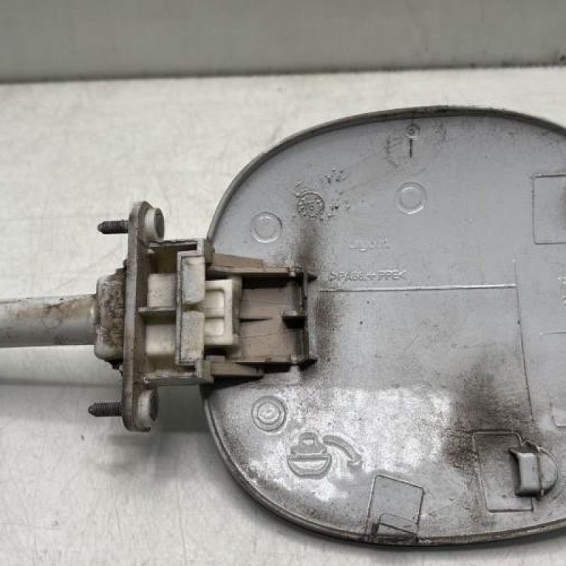 Trappe d'essence RENAULT CLIO 2 Photo n°4