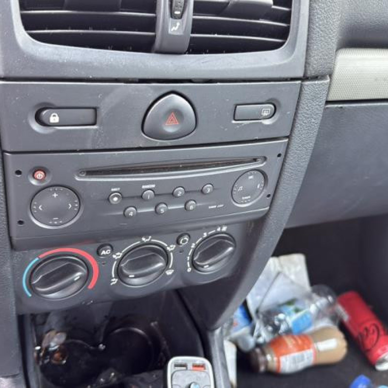 Trappe d'essence RENAULT CLIO 2 Photo n°19