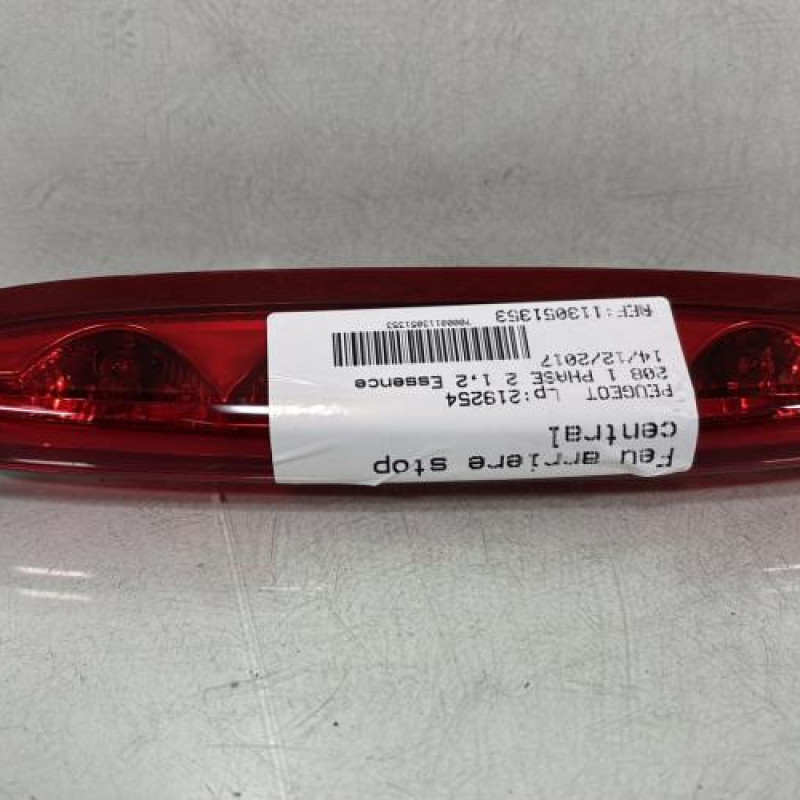 Feu arriere stop central PEUGEOT 208 1 Photo n°1