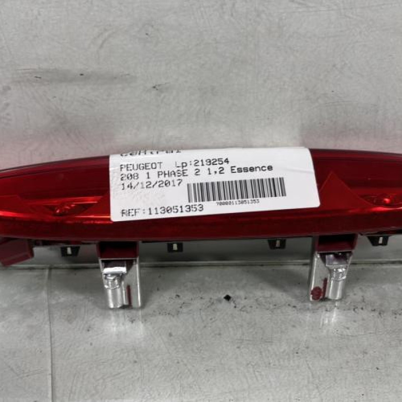 Feu arriere stop central PEUGEOT 208 1 Photo n°3
